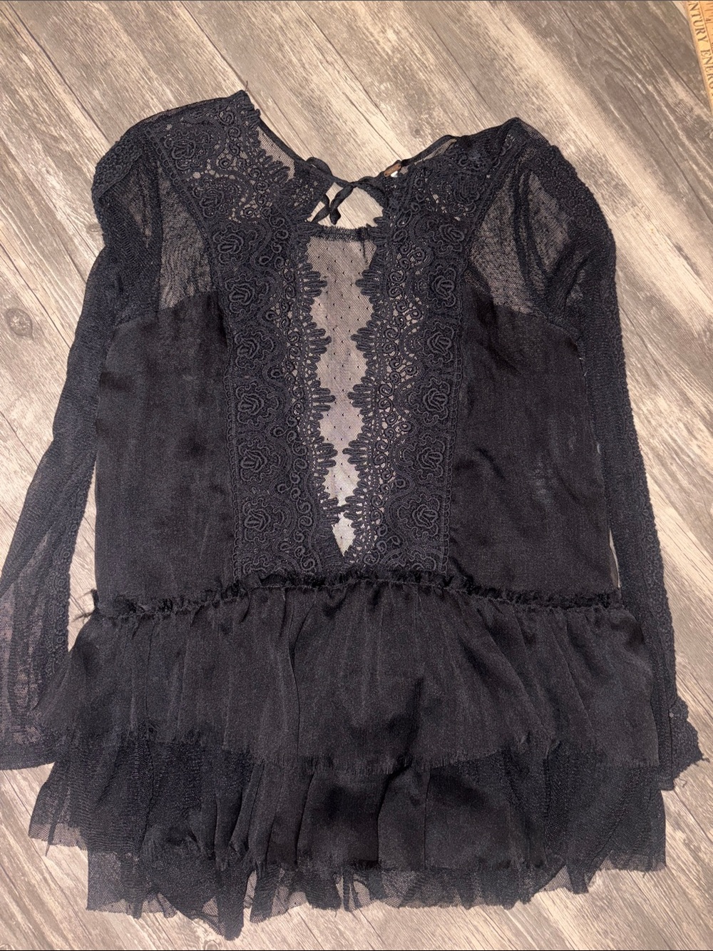 FREE PEOPLE Open back sheer black blouse - medium - Picture 2 of 4